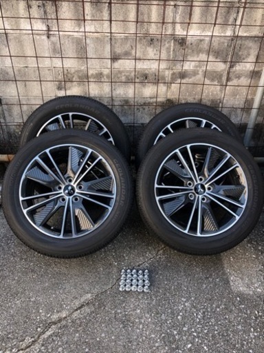 新型デリカd5 アーバンギア純正ホイールタイヤナット付き、225/18r5.5