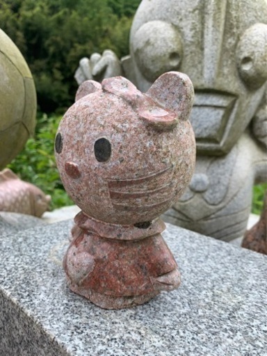 石像キティーちゃん