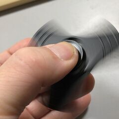 ハンドスピナー（ブラック）ケース付き【ジャンク】の画像