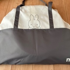 西川　持ち運びベビーベッドの画像