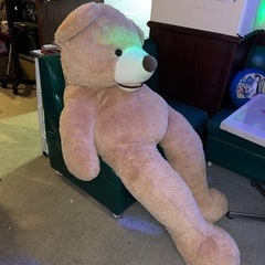 大きなクマのぬいぐるみの画像