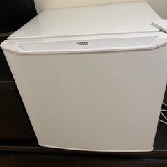 💡2021年製　Haier社　ミニ冷蔵庫　