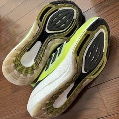 アディダス　ランニングシューズの画像