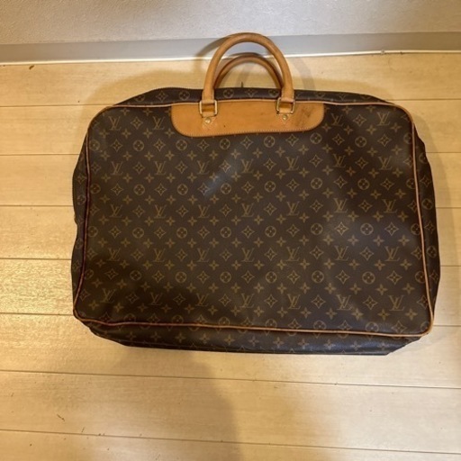 ビトンバックです。経年劣化劣化は有ります。