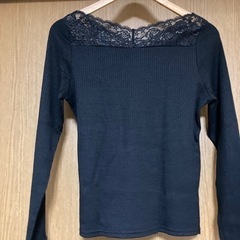 イング　カットソー黒の画像