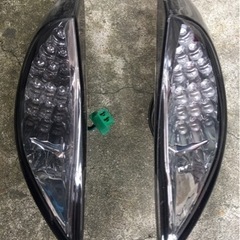 スズキアドレスV125G用の LEDテール/ウインカーセット スモークカラー (中古品)です。 クリアのスポーツタイプでLEDランプで明るいの画像
