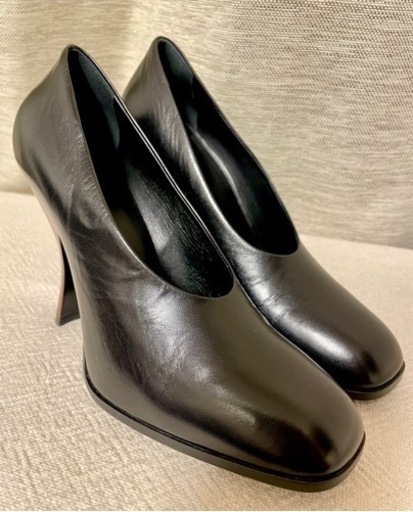 [新品未使用] The Row レザーパンプス