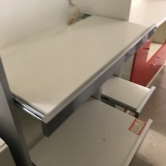 取引場所　南観音　K 2305-703 キッチンキャビネット　汚れ　キズ多い　収納棚の棚板なし　現状渡しの画像