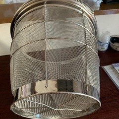 美品ステンレス　ザルの画像