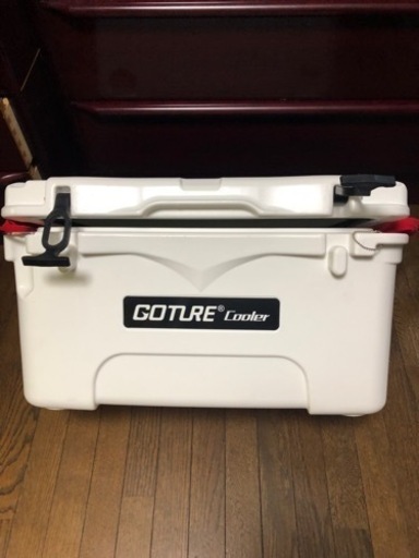 保冷力抜群　クーラーボックス　キャンプ・魚釣りにも