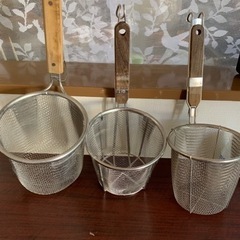 美品★ステンレス 湯切り てぼ ザル 平底 三つセット の画像