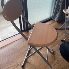 【取引先、決まりました】丸テーブルと折りたたみ椅子2脚セットの画像