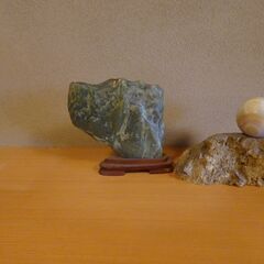 石のオブジェ