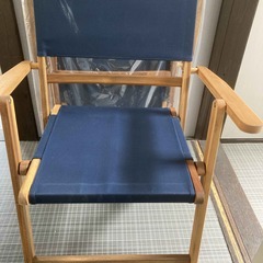 ニトリ　木製一人用チェアの画像