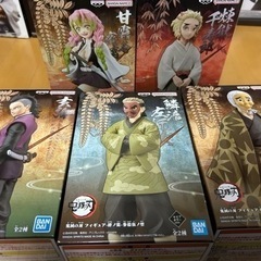 0904 高杉静江 皿の林檎 2001年 日本植物画倶楽部 会員