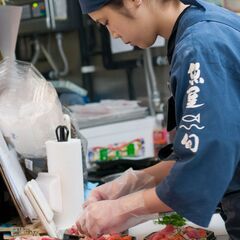 主婦(主夫)・学生・フリーター活躍中！未経験OK！土日祝のみOK！週2日～OK！鮮魚加工販売スタッフの画像
