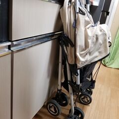 【お譲りします】コンビ　ベビーカーB型　ウェルフラットの画像
