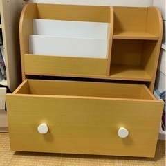 【取引中】本棚とおもちゃ収納