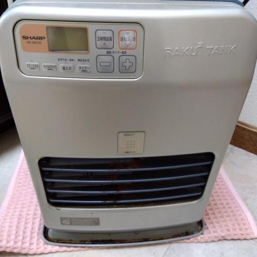石油温風ストーブ＋ポリタンク５個　3000円