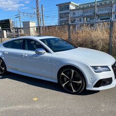 2014年モデル　アウディ　ＲＳ７スポーツバック　ベースグレード