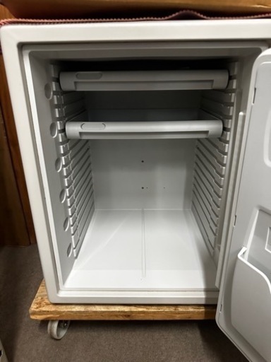 金庫　56L SENTRY safe 半年使用の美品です