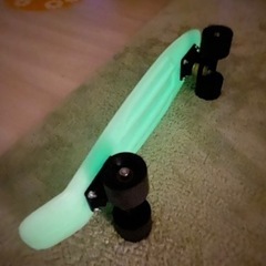 Penny glow in the dark ペニーの画像