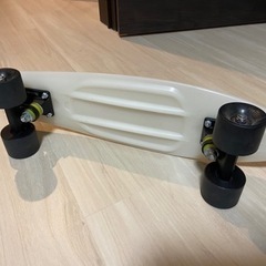 Penny glow in the dark ペニーの画像