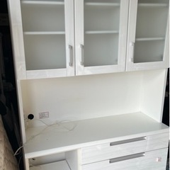 食器棚ホワイトの画像