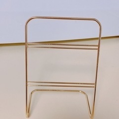 ピアススタンド