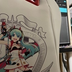 初音ミク　ゲーミングチェア