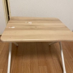 テーブル　2500円でけ
