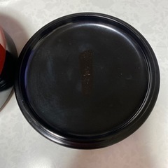 蓋付き食器の画像