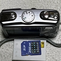 デジタルカメラ　Nikon COOLPIX P4 VRの画像