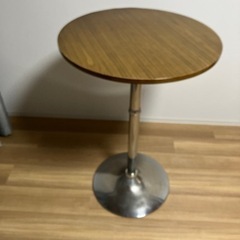 ハイテーブルの画像