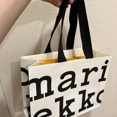 marimekko エプロンの画像