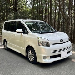 トヨタヴォクシー　デュアルサンルーフ　センターディスプレイ