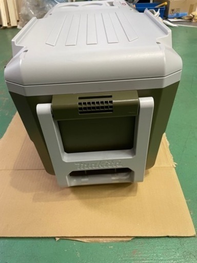 最終値下げ！！　マキタ　冷蔵庫　クーラーボックス　AC100V,車載シガーソケット,18V40Vバッテリー対応