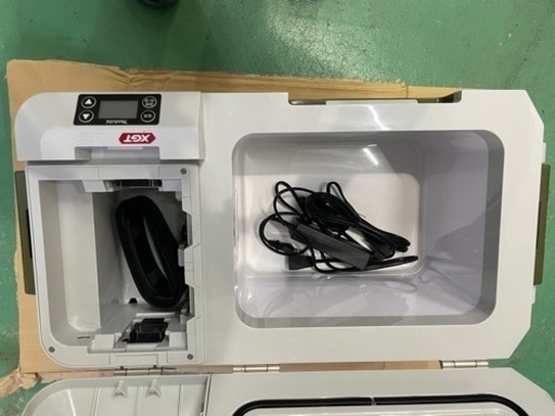最終値下げ！！　マキタ　冷蔵庫　クーラーボックス　AC100V,車載シガーソケット,18V40Vバッテリー対応