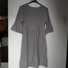 【値下げ！】グレーのニットワンピの画像
