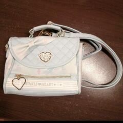 子供服3着と手提げバッグのセットの画像