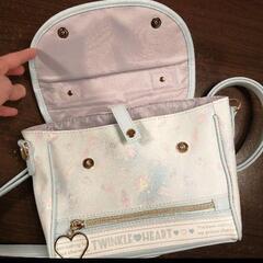 子供服3着と手提げバッグのセットの画像