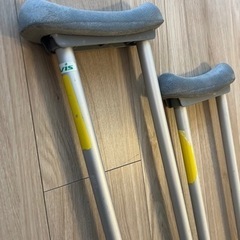 松葉杖　の画像