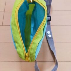 ウエストポーチ　点々と汚れありの画像