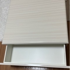 テーブル　ホワイトの画像