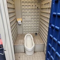 仮設トイレ　和式の画像