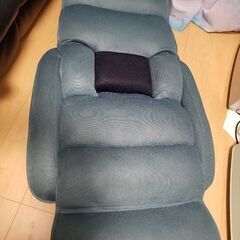 リクライニング　ひじ掛け付き座椅子　360℃回転　ブルー系　フラット　【美品】≪値下げ≫の画像