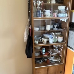 小さめの食器棚です   引越しの為