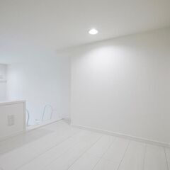 ★★TVモニター付きインターフォン！　☆光インターネット無料！　★宅配ボックス！　☆温水洗浄便座！　★ロフトつき！　東急東横線 祐天寺 徒歩6分　東急東横線 学芸大学 徒歩11分　東京メトロ日比谷線 中目黒 徒歩19分　オシャレなアパート木造2階建て1階部分　ロフトつき - 目黒区