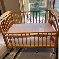 木製ベビーベッド　幅125×奥行77×高さ110㎝