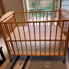 木製ベビーベッド　幅125×奥行77×高さ110㎝の画像